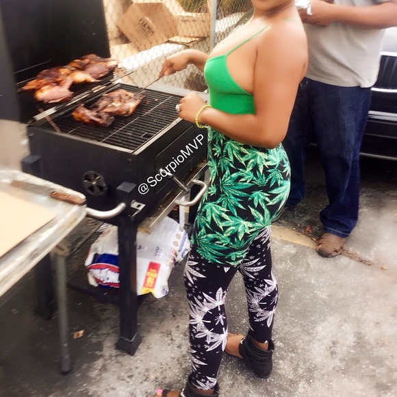 Lucky Maple Leaf Printed Spandex - Picture 3 of 4